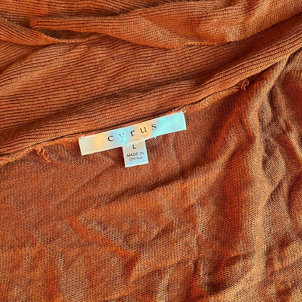 Worn once got it as a gift didn’t really like it it’s a large